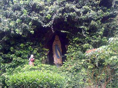 La aparición mariana de La Corona en Tenerife será uno de los temas centrales. En la imagen la cueva de Lourdes.